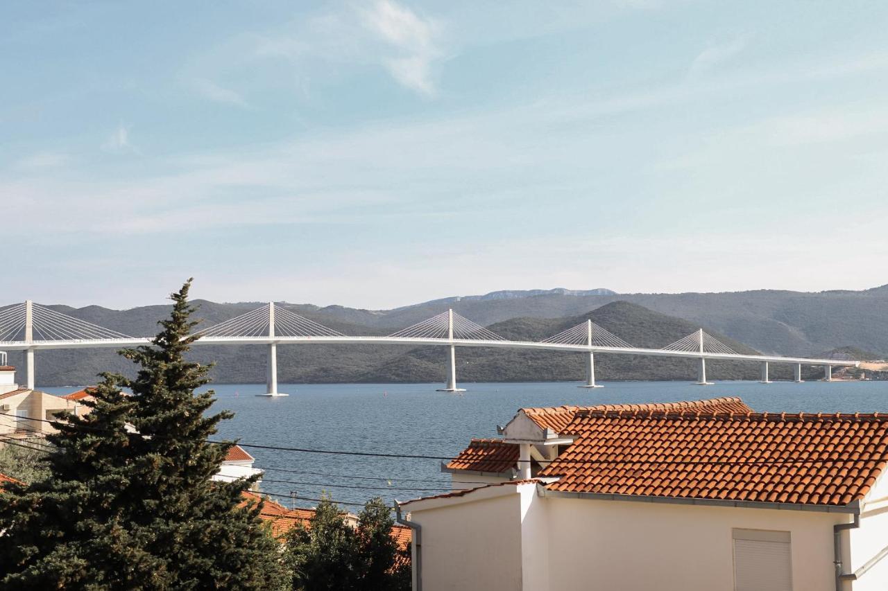 Apartments Morska Vila Komarna Dış mekan fotoğraf