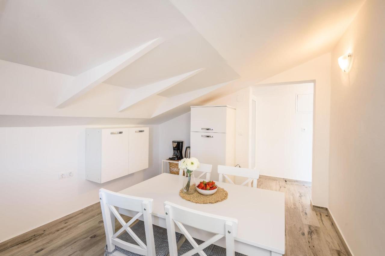 Apartments Morska Vila Komarna Dış mekan fotoğraf