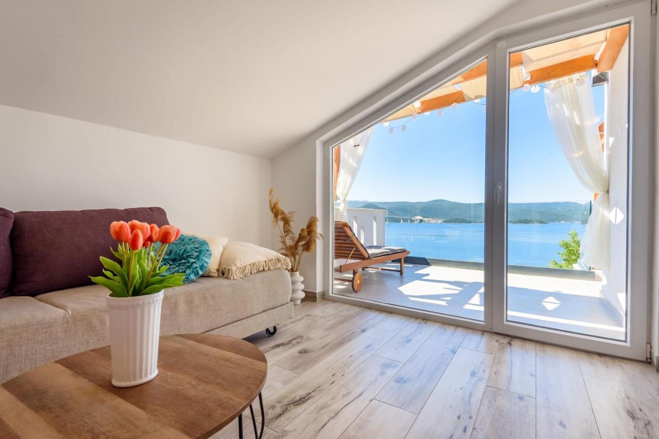 Apartments Morska Vila Komarna Dış mekan fotoğraf