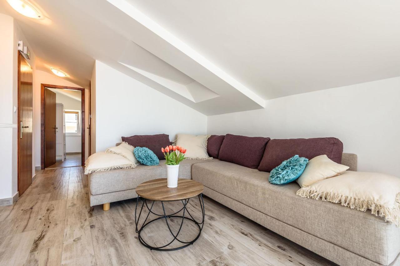 Apartments Morska Vila Komarna Dış mekan fotoğraf