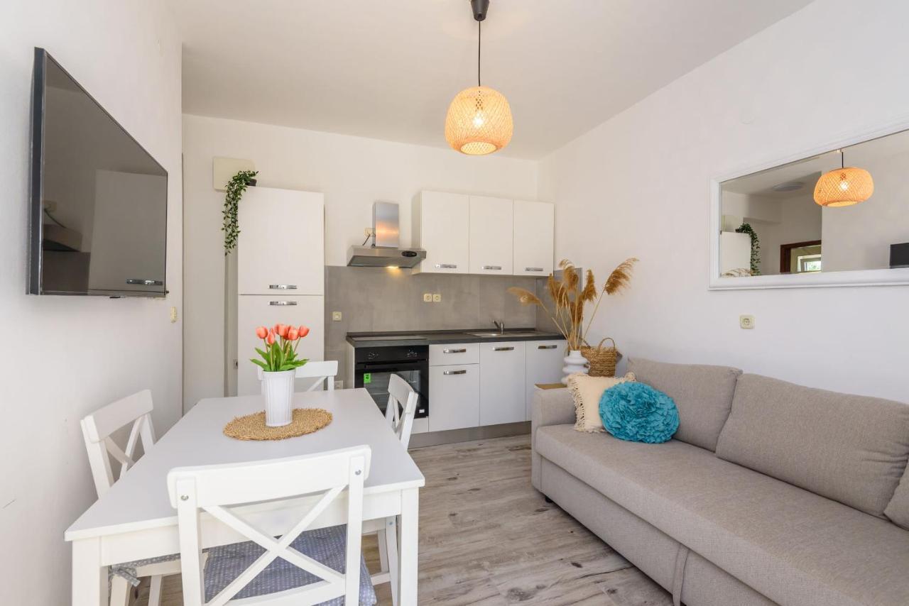 Apartments Morska Vila Komarna Dış mekan fotoğraf