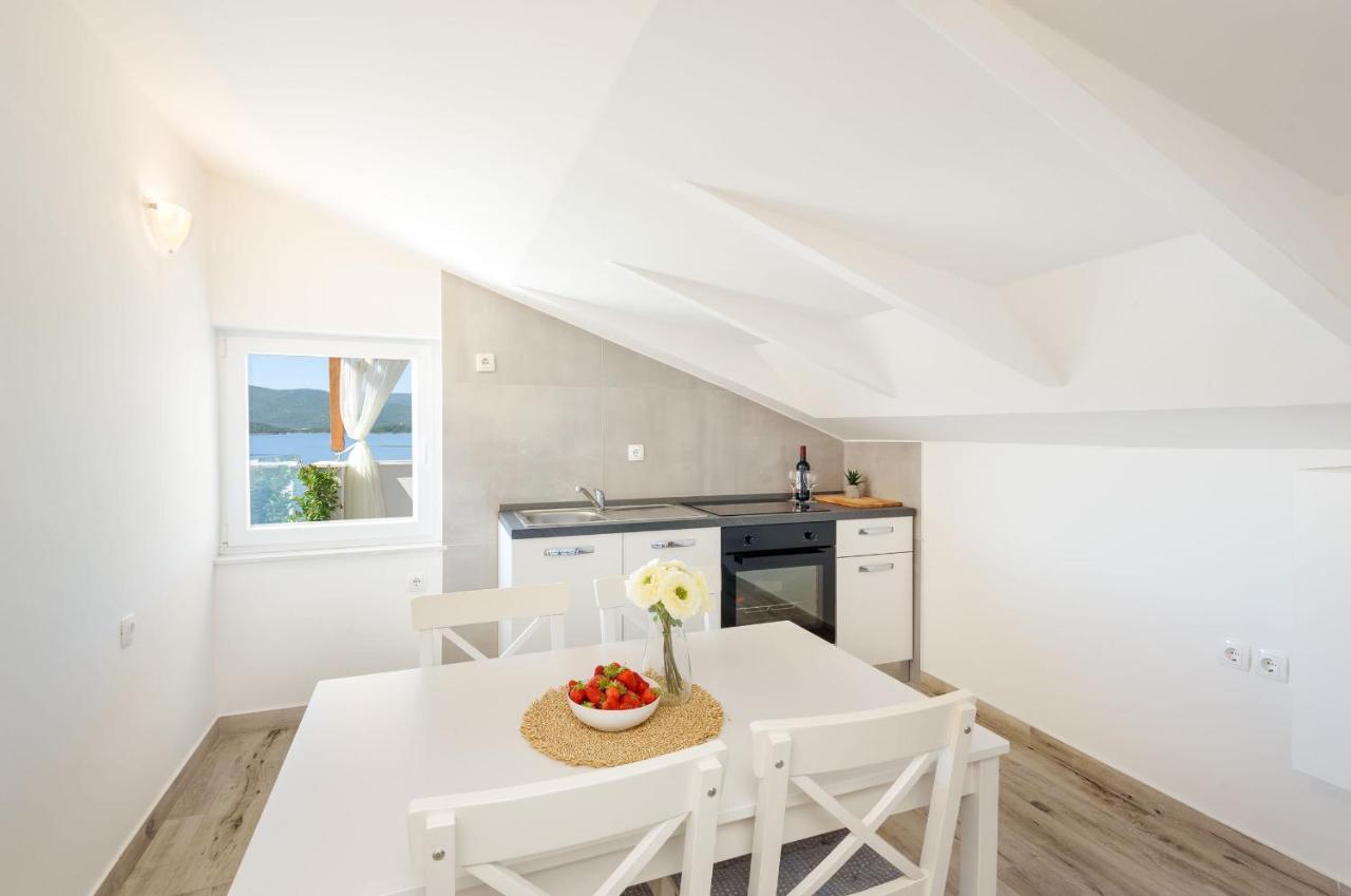 Apartments Morska Vila Komarna Dış mekan fotoğraf