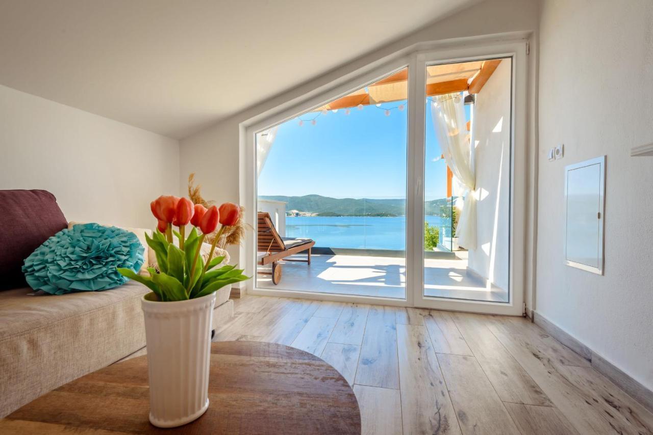 Apartments Morska Vila Komarna Dış mekan fotoğraf
