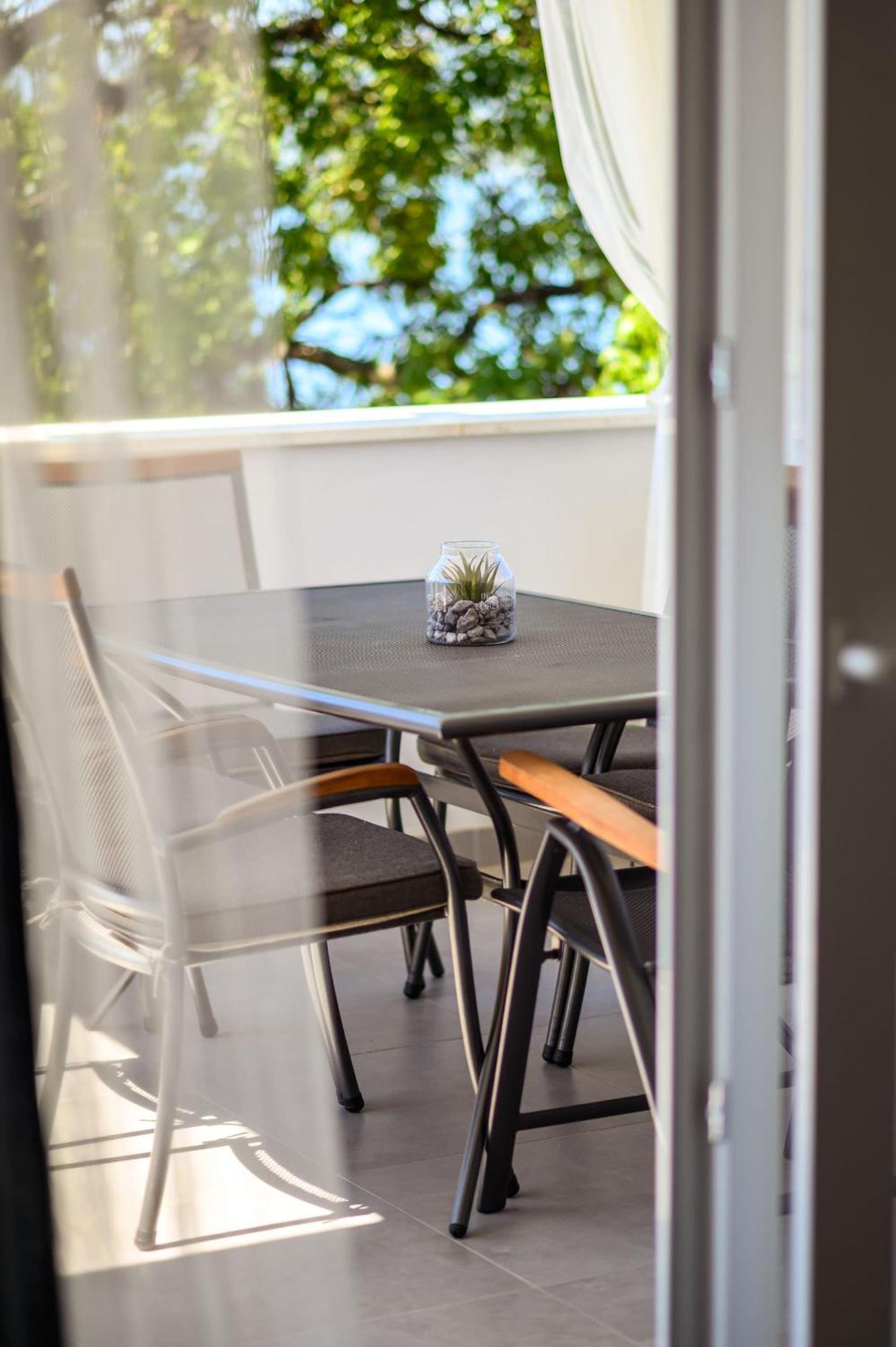 Apartments Morska Vila Komarna Dış mekan fotoğraf